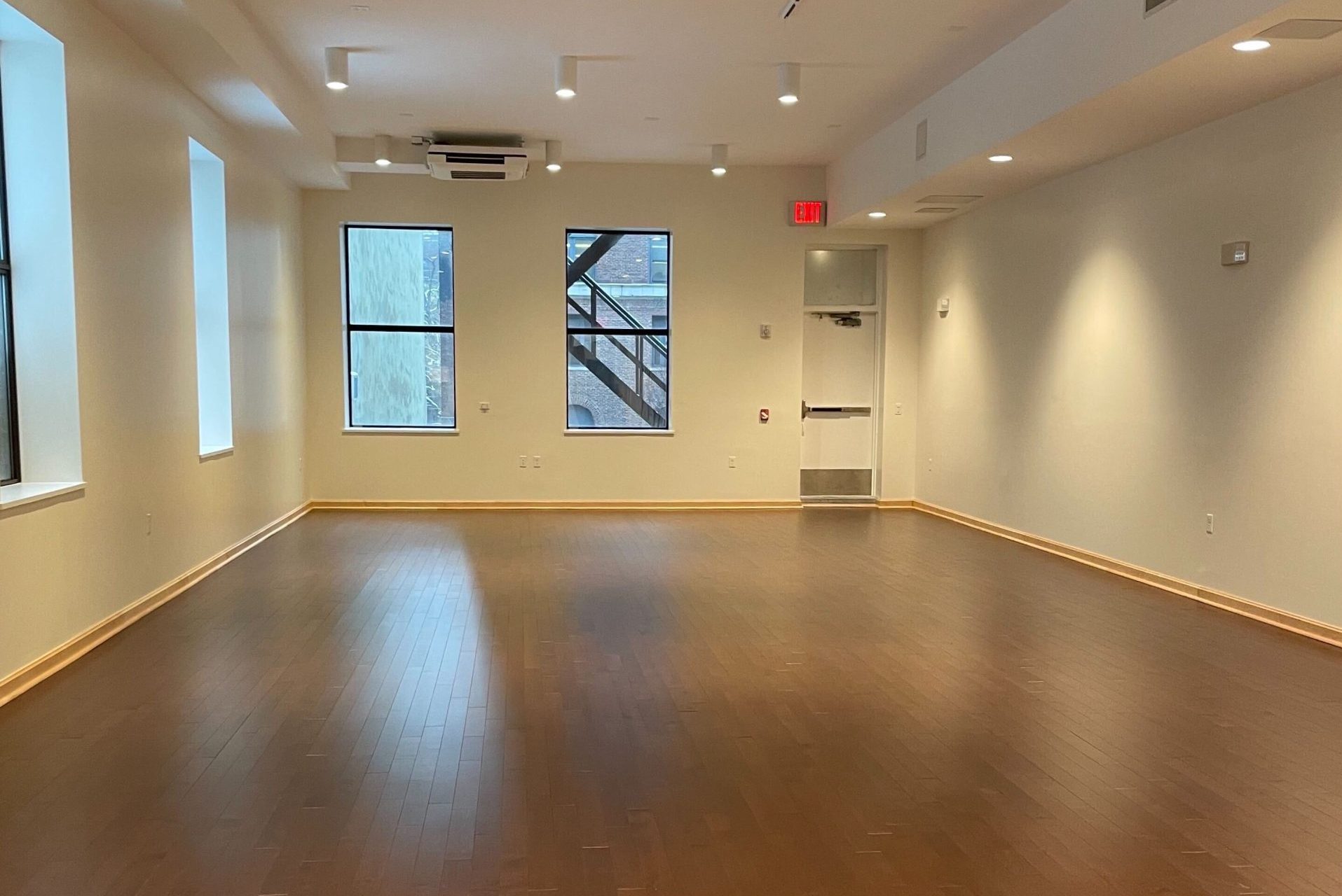 View Oriented Rentals For Artists preview